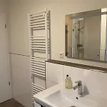 Tolles Freistehend Mit Sauna Und Kamin 度假居 布特亚丁根