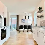 Tolles Freistehend Mit Sauna Und Kamin 度假居 *