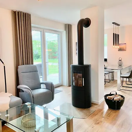 Tolles Freistehend Mit Sauna Und Kamin Semesterbostad Butjadingen