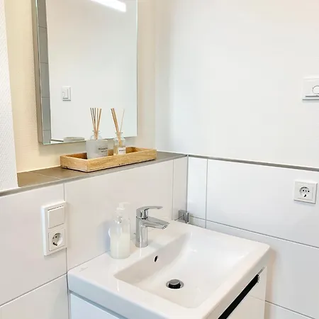 Tolles Freistehend Mit Sauna Und Kamin 布特亚丁根