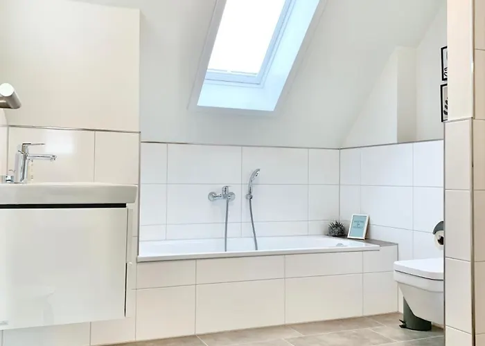 Tolles Freistehend Mit Sauna Und Kamin بوتجادينغين